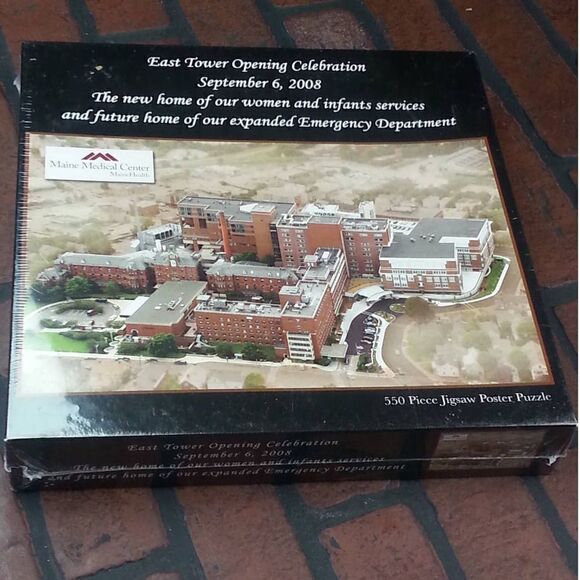 Maine Medical Center 550 Jigsaw Puzzle‎ - Picture 1 of 1
